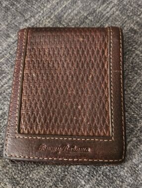 Tommy Bahama Brown Leather Bifold Wallet